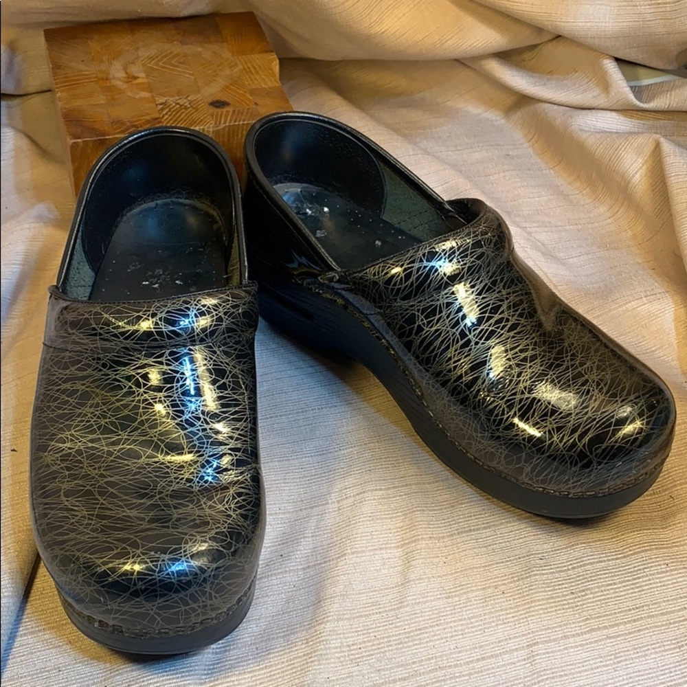 Dansko leather clogs preloved GUC, comfy support! 3